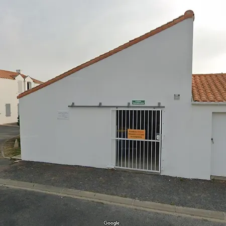 Holiday home Charmante Maison A 400m De La Des Demoiselles Avec Veranda Et Cour Close - Fr-1-323-367 *