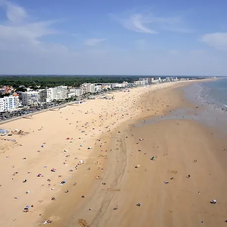 Hébergement de vacances Charmante Maison A 400m De La Des Demoiselles Avec Veranda Et Cour Close - Fr-1-323-367 *